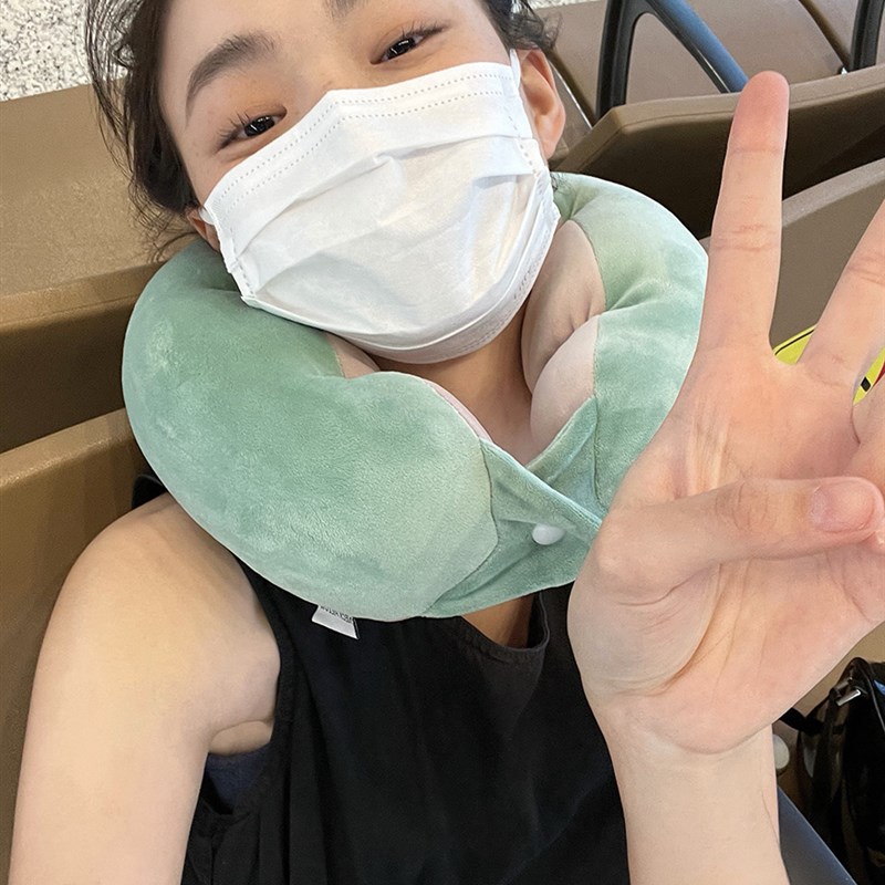 现货杂货铺 创意搞怪毛毛虫U型枕摆件沙发靠枕抱枕可爱U型枕头