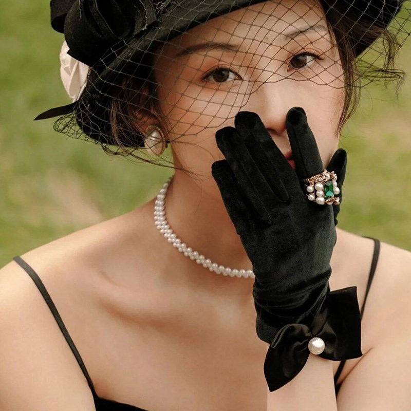 速发法式赫本短款晚礼服新娘拍照手套结婚婚纱秀禾复古典黑色春秋