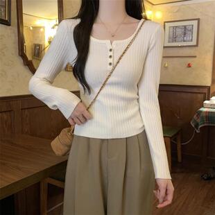 上衣潮 纯欲修身 秋冬法式 方领别致纽扣内搭毛衣女高级感针织打底衫