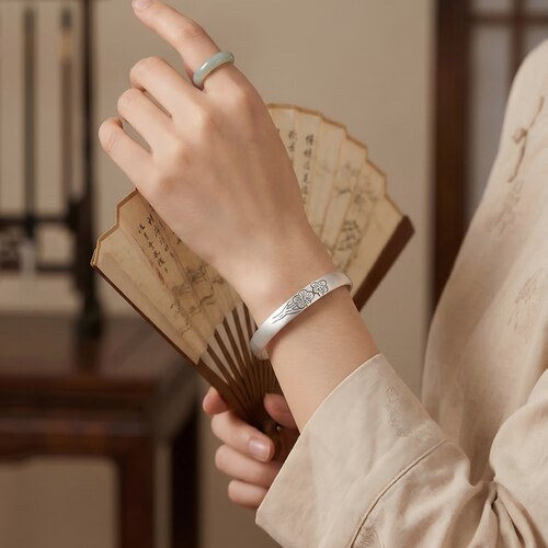 云金丽民族风女生手工纯银手镯