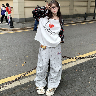 GTGA秋季新款刺绣LOGO美式可爱趣味满印配小狗挂饰休闲裤慵懒长裤