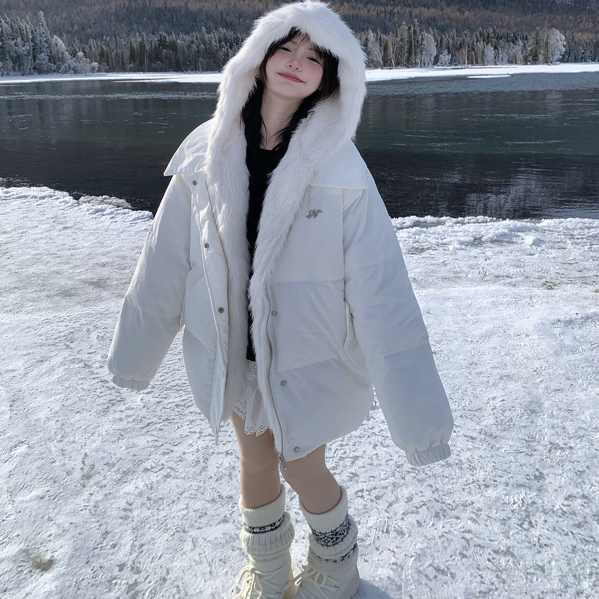 GTGA90白鸭绒拼接毛领连帽收腰羽绒服女冬季新款保暖中长款外套