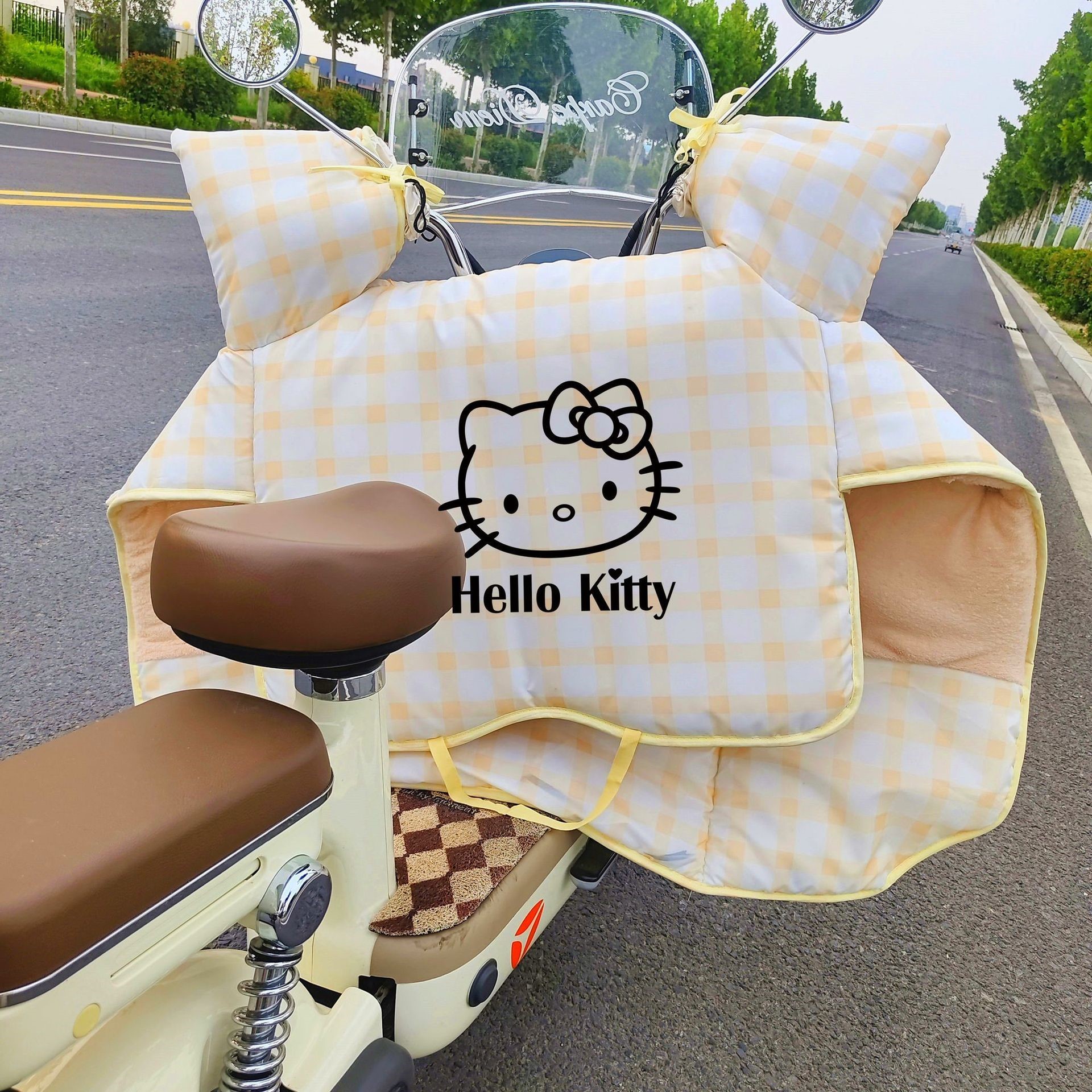 hellokitty电动车挡风被冬季2025新款御寒挡风罩加厚雅迪爱玛通用