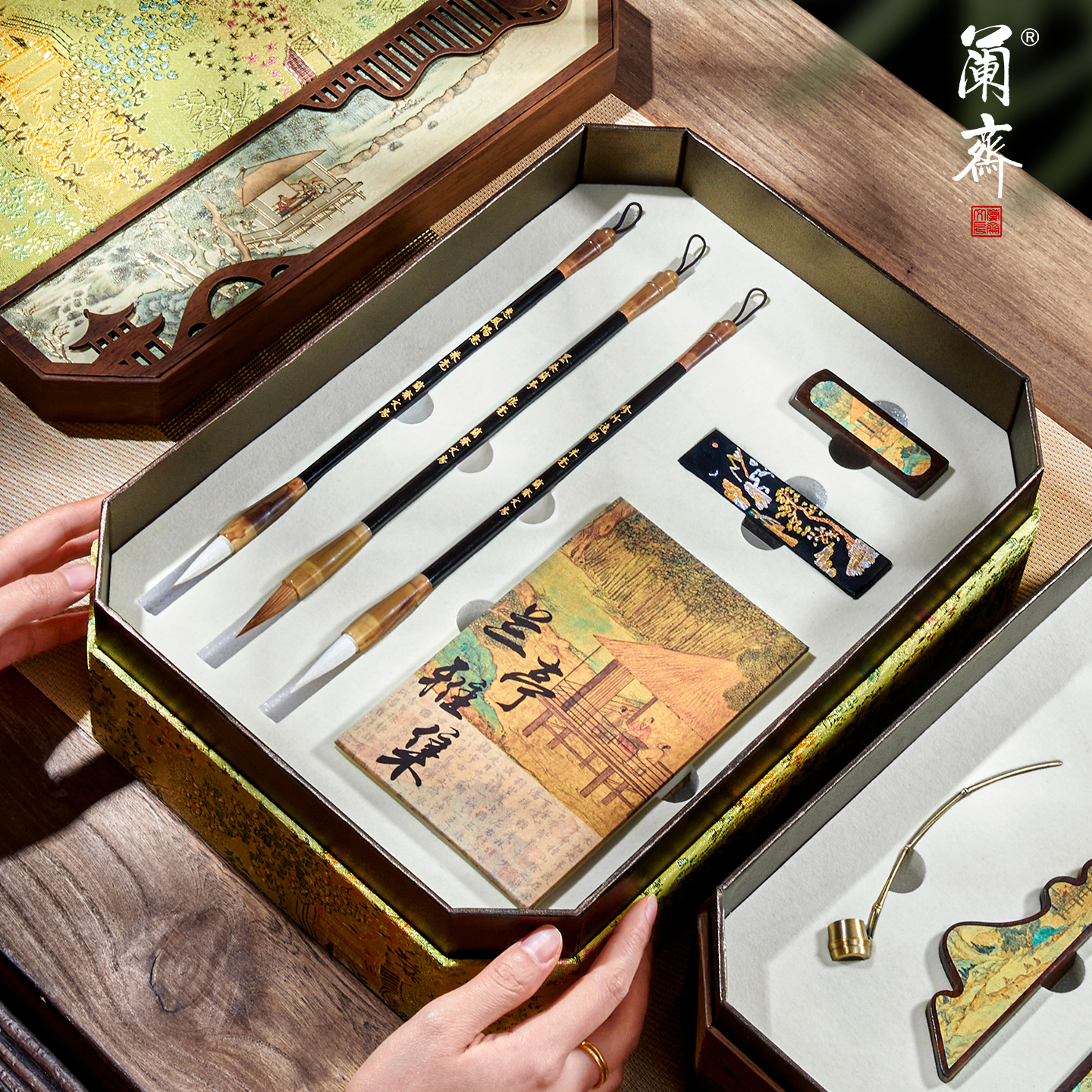 文房四宝套装毛笔砚台墨条笔搁镇尺笔墨纸砚全套精品高档书法专用练字礼盒女生送礼送长辈礼品摆件