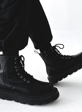 拉链穿脱非常便捷~Trendsetters！眼就爱上了这双黑色马丁靴~