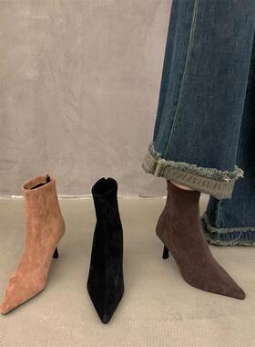 香港高跟尖头气质绒面瘦瘦短靴女鞋2025年新款冬季加绒小踝靴子