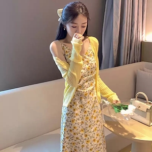 欧洲站秋季 茶歇复古超仙女甜美温柔风开衫 碎花吊带连衣裙两件套装