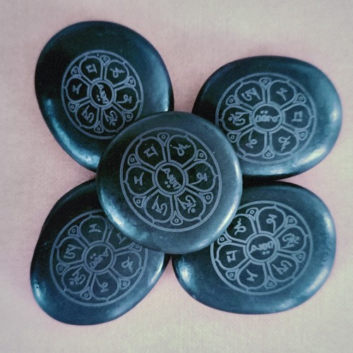 文殊菩萨心咒 玛尼石结缘 双面雕刻西藏密宗天然鹅卵石