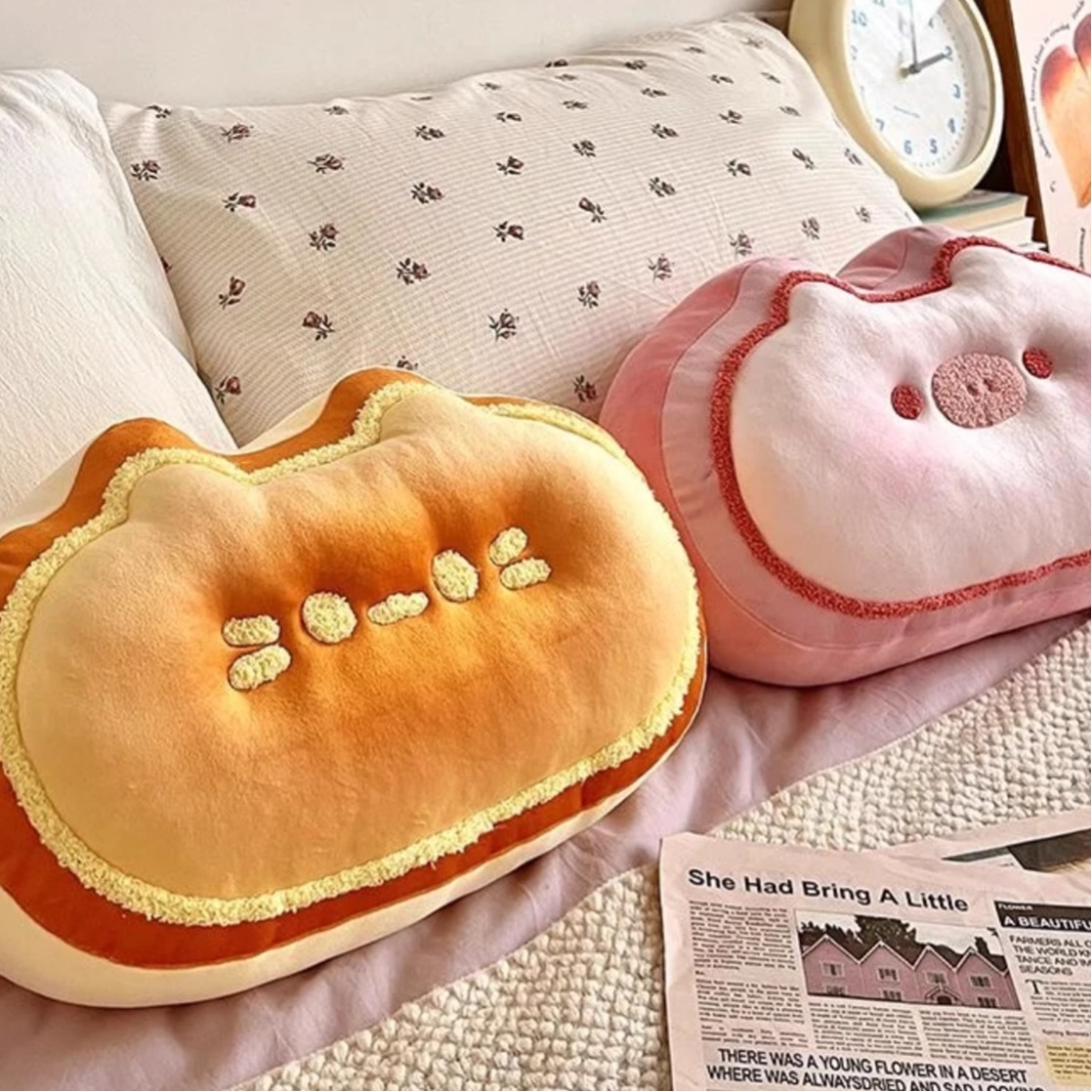 可爱芝士面包抱枕猫咪猪猪毛绒玩偶睡觉抱靠枕沙发靠垫女午睡枕头