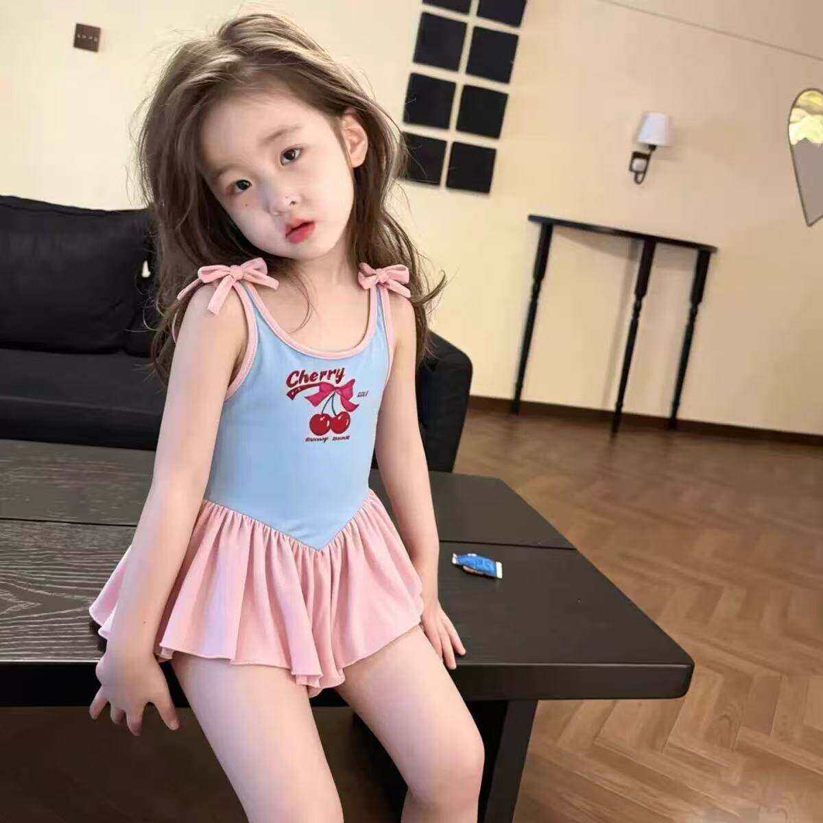 女宝甜美樱桃分体泳衣套装夏季2026新款儿童吊带背心裙式泳装衣服