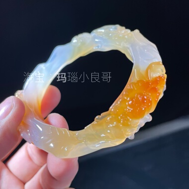 天然玛瑙俏色巧雕花开富贵手镯精工雕刻牡丹手环女生送礼佳品