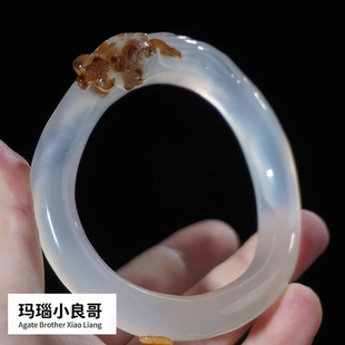 纯天然马达加斯加海洋玉髓雕花手镯精工雕刻金鱼扭扭手镯个性设计