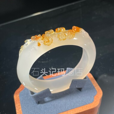 天然玛瑙俏色巧雕梅花手镯精工雕刻玉髓手环玉镯女生饰品送礼佳