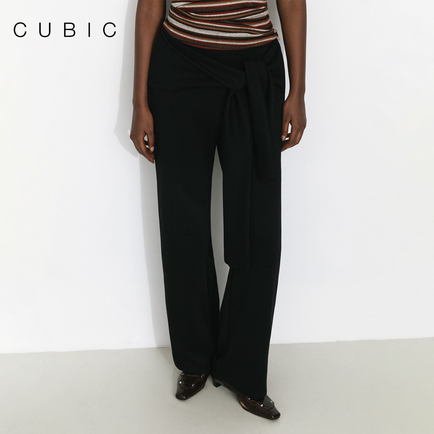 CUBIC时髦高级廓形黑色直筒裤