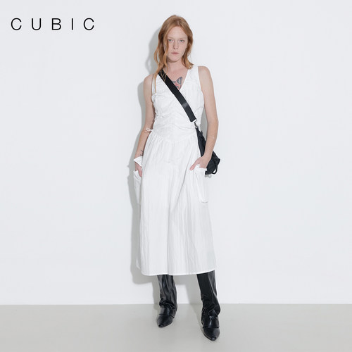 CUBIC机能感无袖工装连衣裙