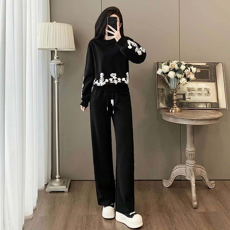 高级感时尚休闲套装女秋冬新款减龄黑色卫衣阔腿裤显瘦运动两件套