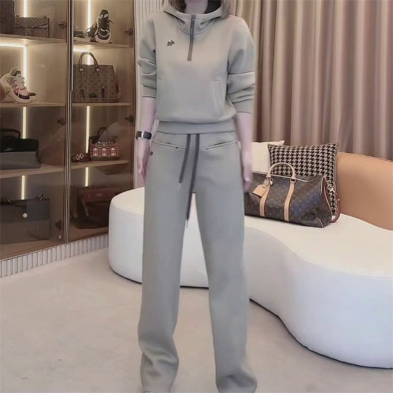 欧货运动休闲套装女秋冬新款洋气设计感加绒连帽卫衣阔腿裤两件套