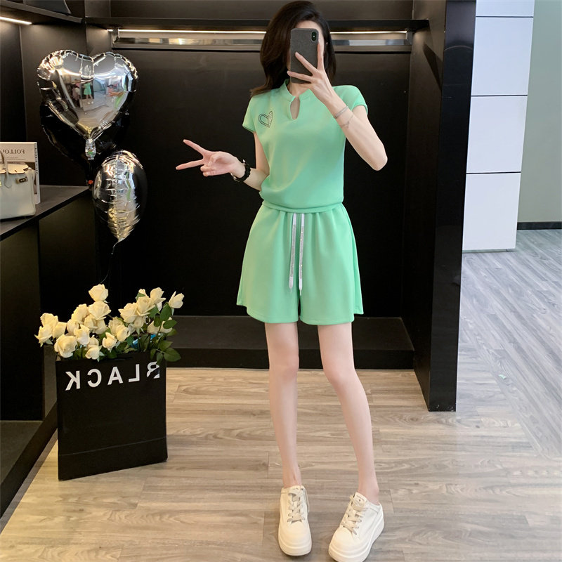 夏天搭配一整套时尚休闲套装女图片