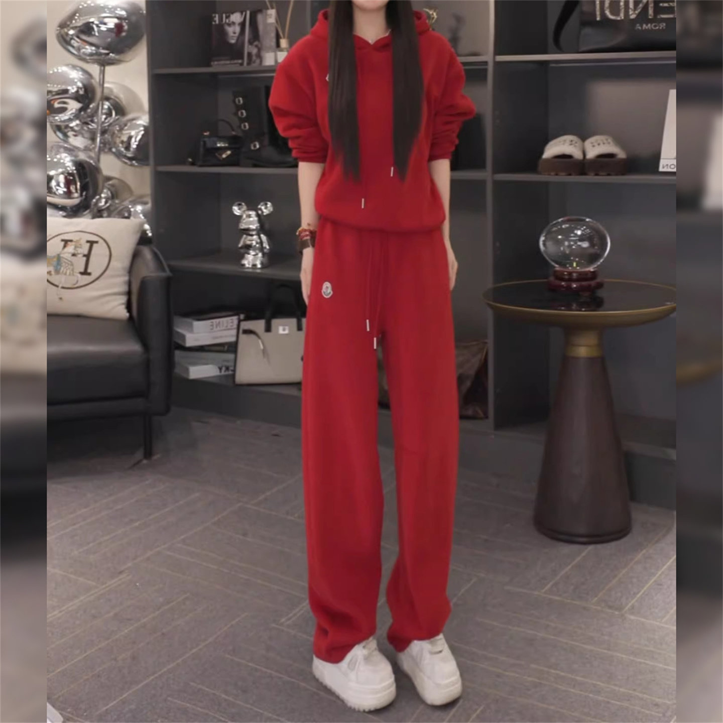 红色系穿搭一整套加绒连帽卫衣阔腿裤新款显瘦减龄洋气休闲套装女
