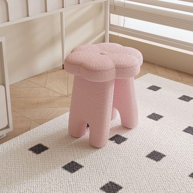 耶特梳妆凳花朵造型羊羔绒化妆凳