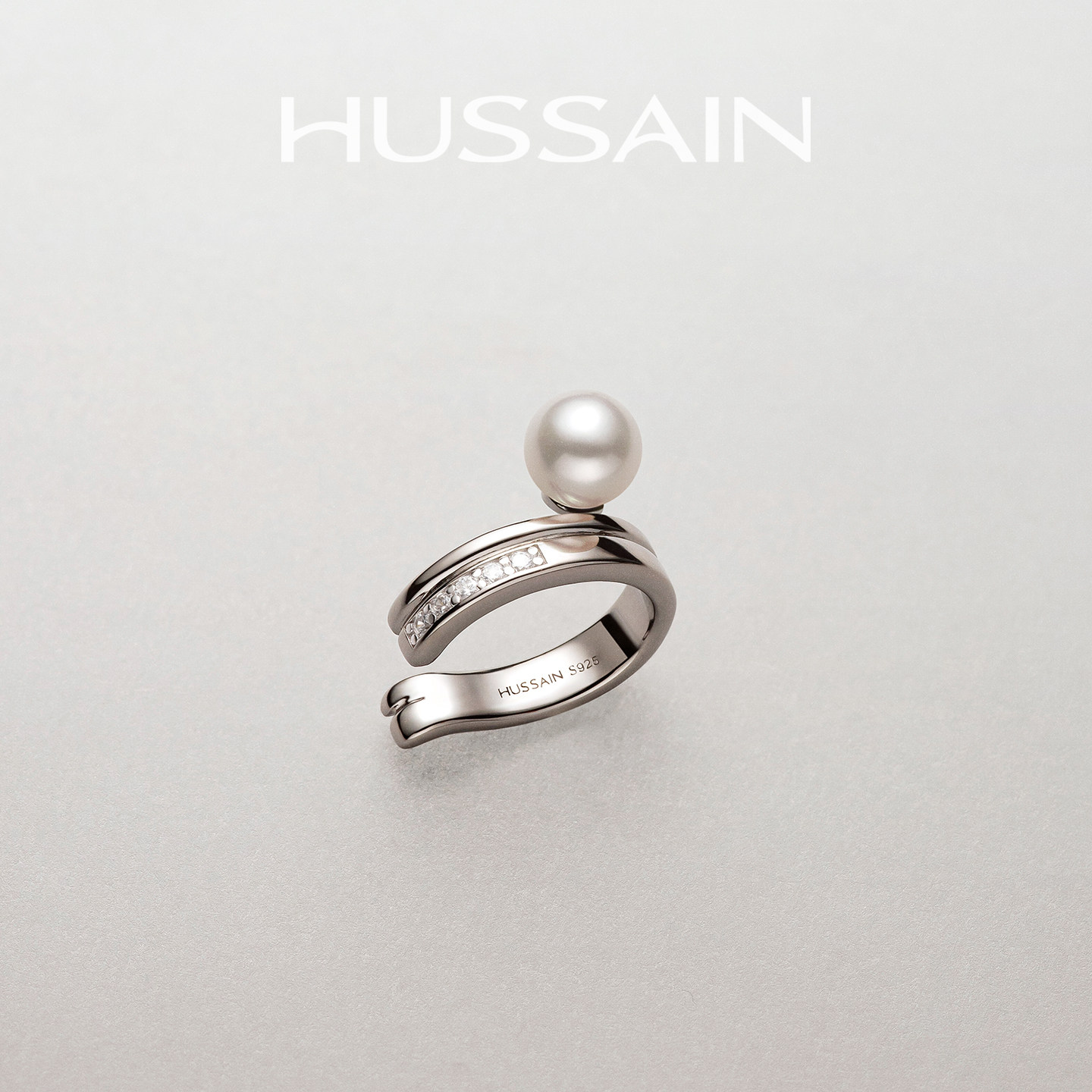 HUSSAIN弦上天然淡水珍珠耳骨夹