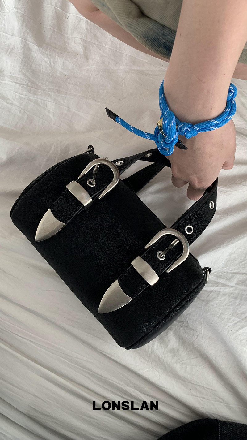 Lonslan BAG 2024小众设计真皮枕头包手提斜挎大容量百搭皮带扣包