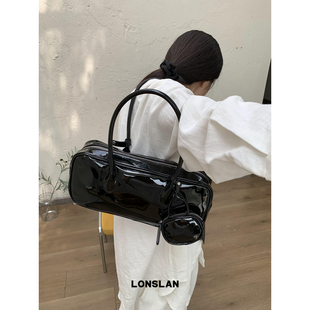 Lonslan 2024小众设计单肩亮面可爱小包挂件ins腋下法棍包 BAG