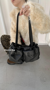 新款 2023冬季 小众多口袋做旧擦色机车双肩带单肩包女 BAG Lonslan