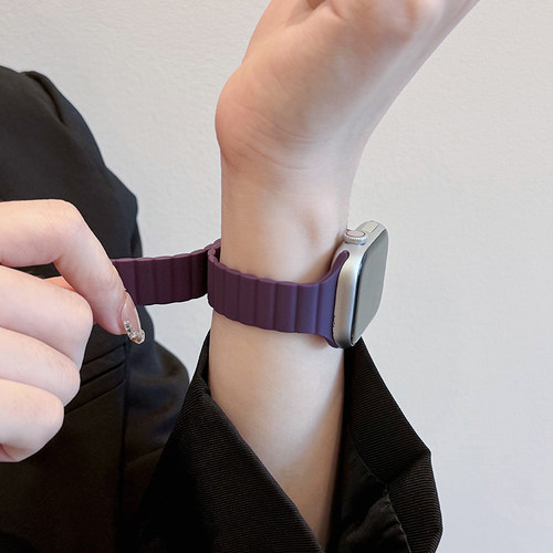 iwatch11表带小蛮腰硅胶磁吸拼色