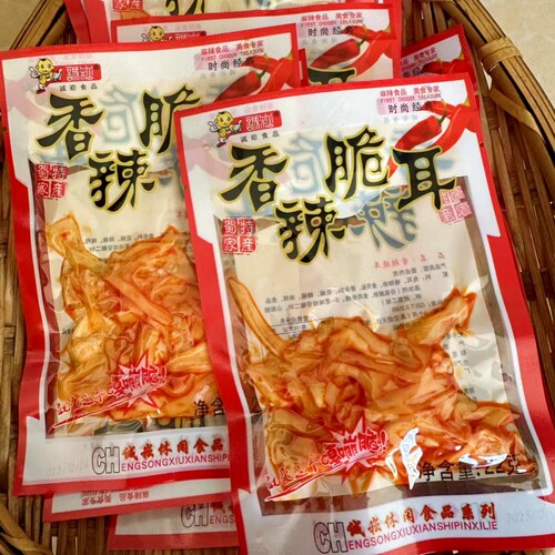 香辣脆耳云南特产兔耳尖