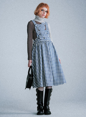 Lapaki Paka “有小熊作伴”学院感朝阳格背带裙 插袋A型连衣裙