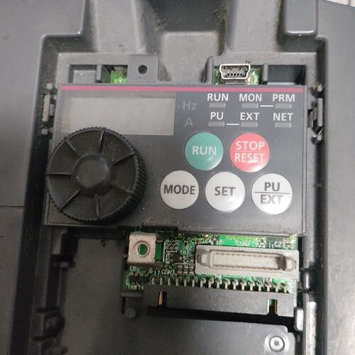 可维修变频器FR-E740-2.2k-CHT主板送外壳议价