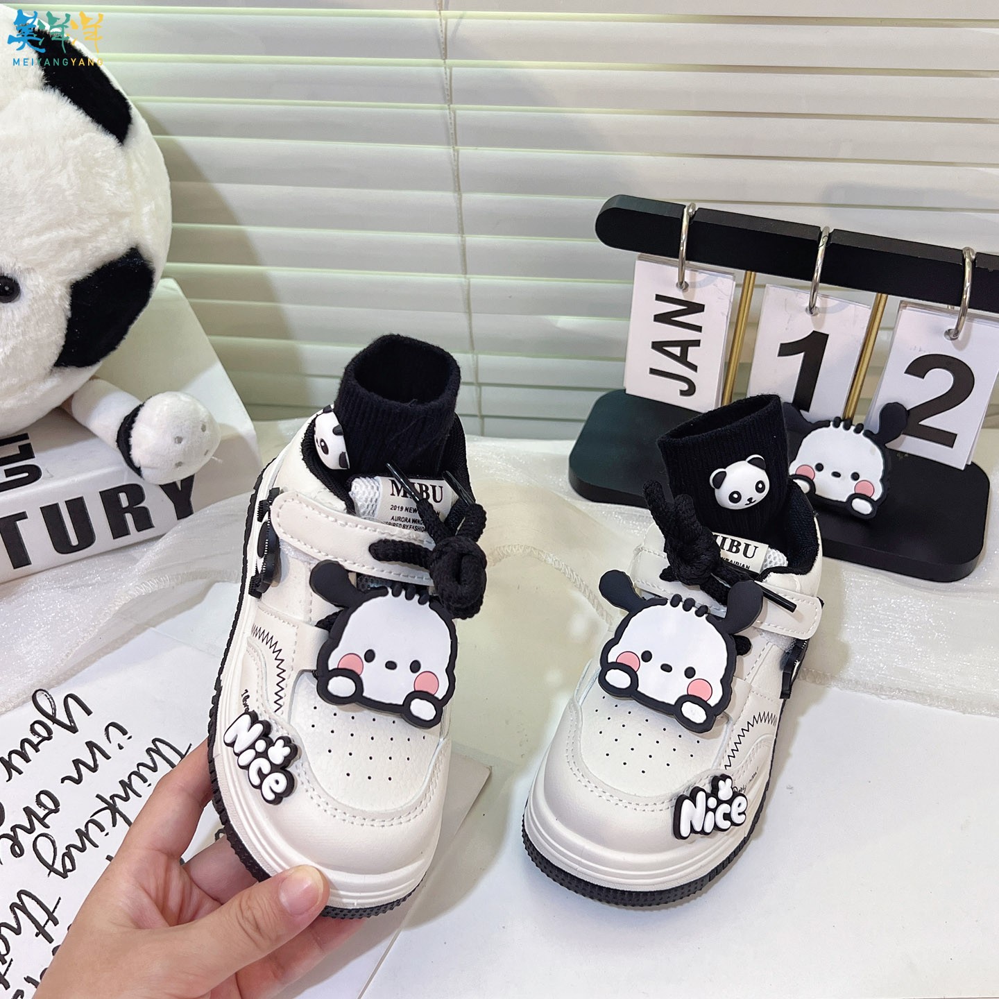 女童白色低帮运动鞋皮面防水
