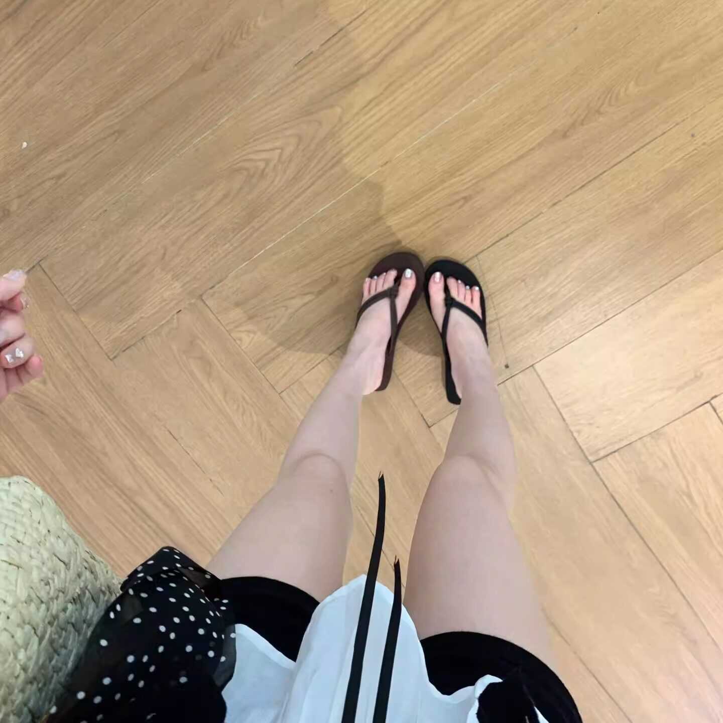 黑色人字拖女夏外穿厚底增高坡跟夹脚拖鞋防滑海边沙滩时尚2026新