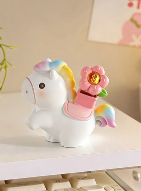 可爱创意马年摆件工位桌面情绪稳定器树脂小马装饰品2026新款车载