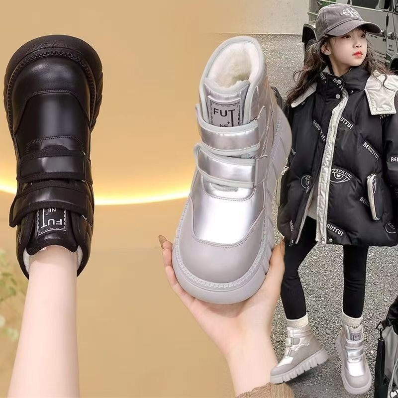 女童冬季加绒防滑防水雪地靴