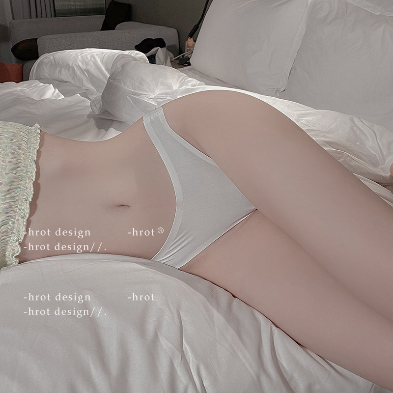 裸感*冰丝无痕半包臀内裤女低腰性感惑运动丁字裤一片式三角底裤,女士内衣/男士内衣/家居服,女三角裤,淘宝优惠券,粉丝福利购,淘宝优惠卷