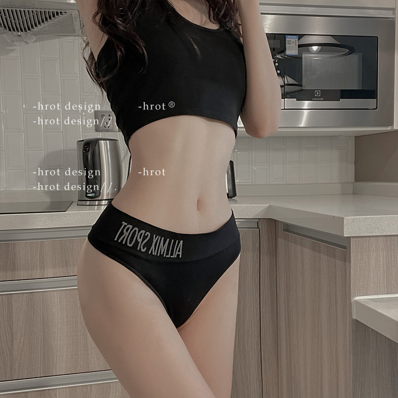 女郎字母半包臀情调火辣三角内裤