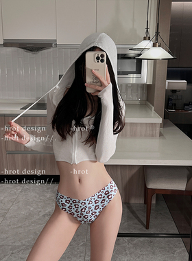 甜豹抨击*性感一片式冰丝无痕三角内裤豹纹火辣丁字裤半包臀t裤女