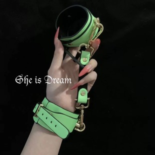 晚安奈奈「夜光play」皮革猎奇荧光夜店情侣惩罚游戏项圈手铐脚套