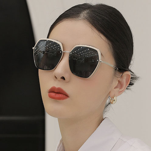 新款女士偏光太阳镜时尚年轻个性防紫外线墨镜多边框质感潮流眼镜