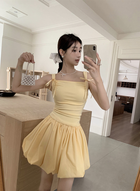 柳岩同款16DEWS奶黄色连衣裙女夏季甜美初恋吊带花苞裙鹅黄蓬蓬裙
