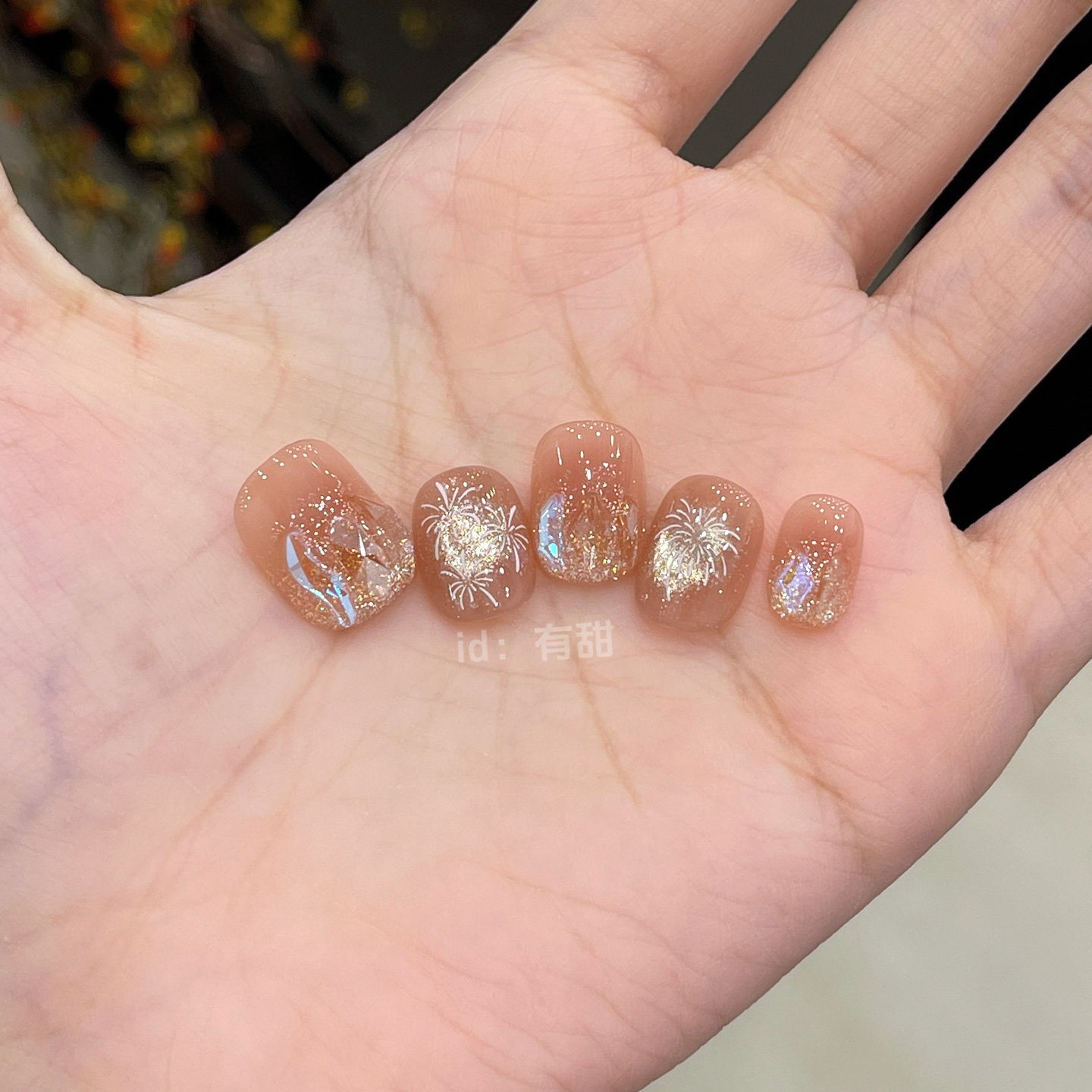 裸色穿戴甲短款手工绝美烟花穿戴美甲2025新款高级感爆款指甲贴片,彩妆/香水/美妆工具,穿戴甲/甲片,淘宝优惠券,粉丝福利购,淘宝优惠卷