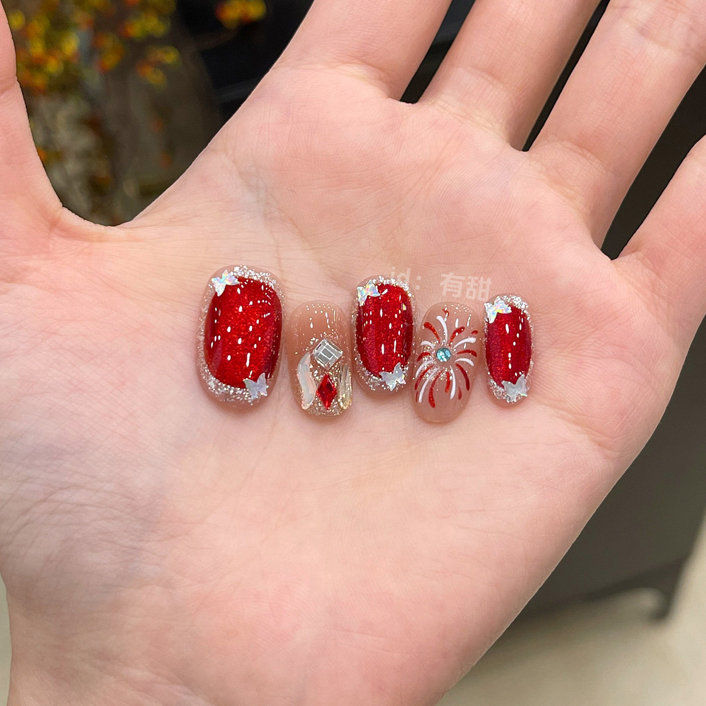 红色穿戴甲秋冬高级感轻奢短款穿戴美甲2025新款手工猫眼指甲贴片,彩妆/香水/美妆工具,穿戴甲/甲片,淘宝优惠券,粉丝福利购,淘宝优惠卷