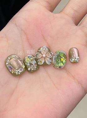 绿色猫眼穿戴甲短款秋冬高质量雕花穿戴美甲2025新款手工指甲贴片