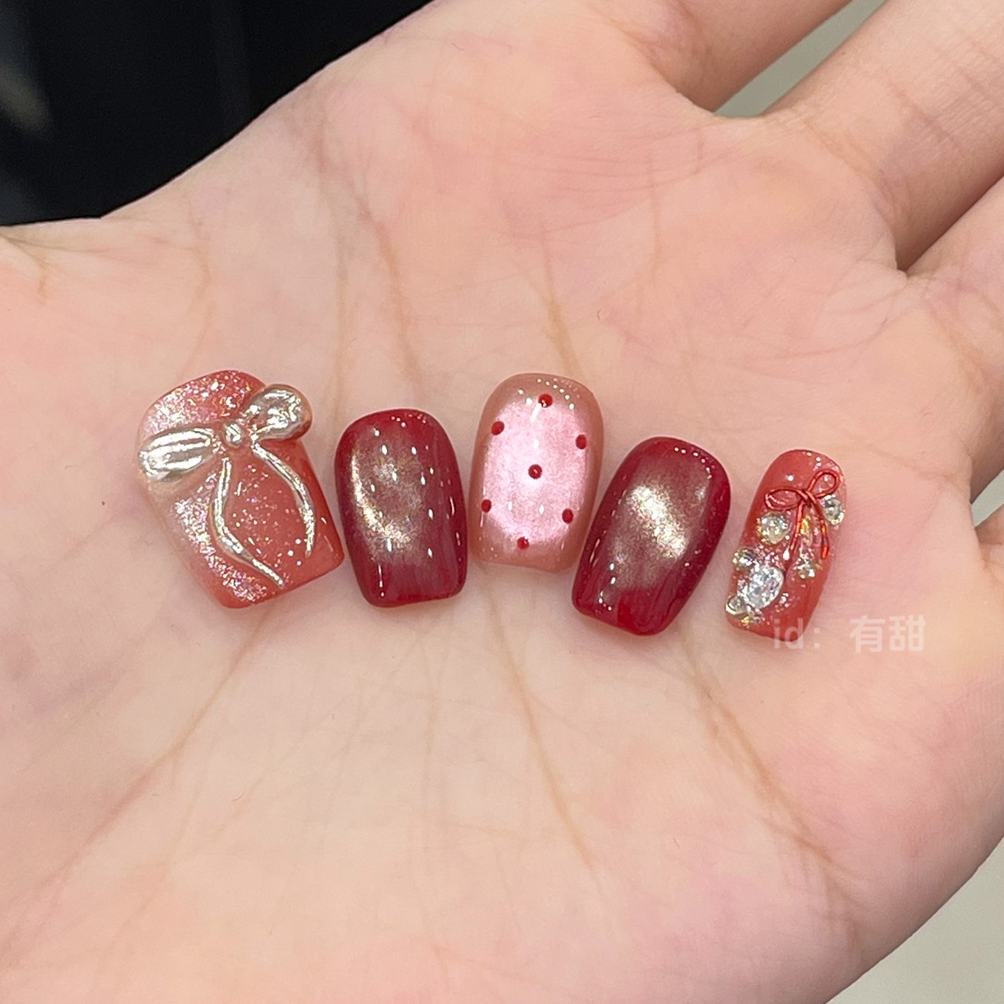 红色穿戴甲短款绝美手工猫眼指甲贴片2025新款高级感显白穿戴美甲