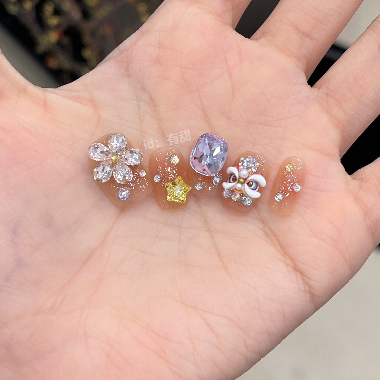 醒狮穿戴甲轻奢高级感重工短款指甲贴片2026新款手工过年穿戴美甲,彩妆/香水/美妆工具,穿戴甲/甲片,淘宝优惠券,粉丝福利购,淘宝优惠卷