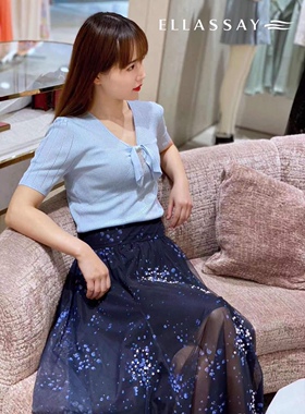 歌家女装  薄雾蓝色针织衫 EWE322M00700