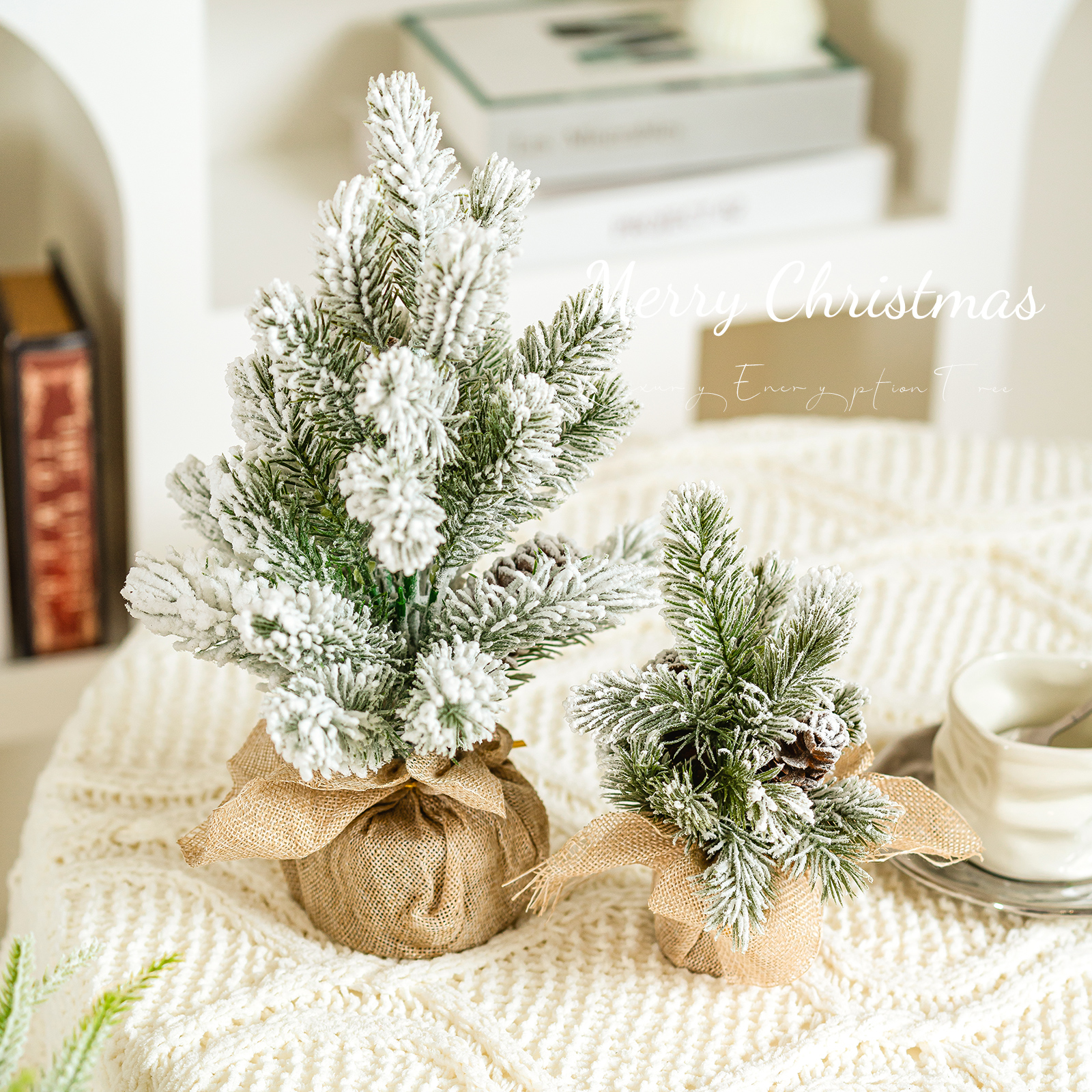 松果桌面圣诞树