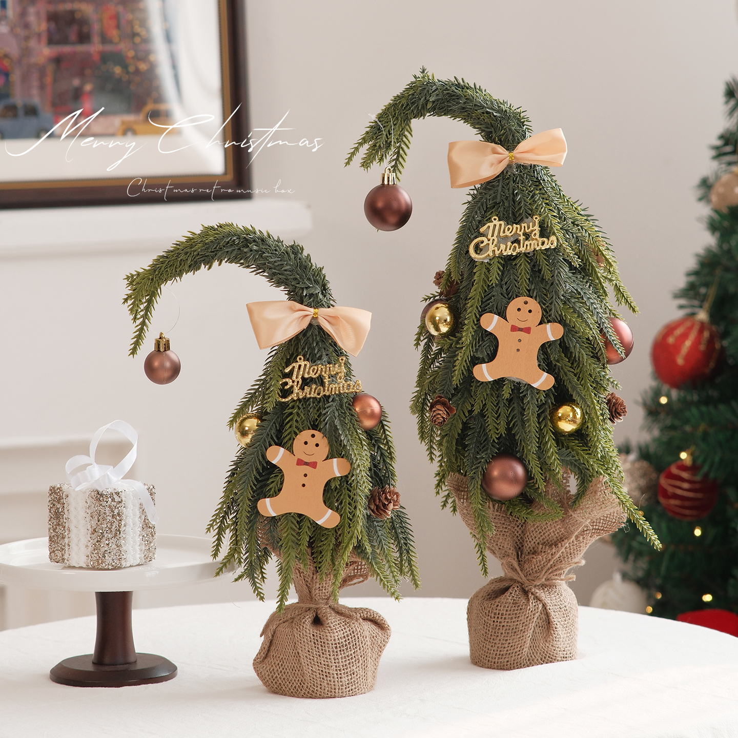 新款pe圣诞树小型桌面摆件